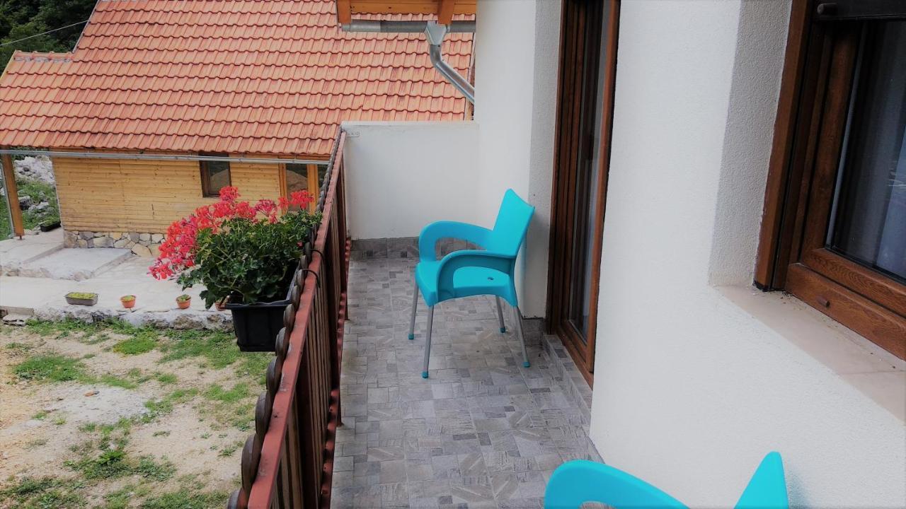 Galesic Apartments & Rooms Korenica Exterior foto